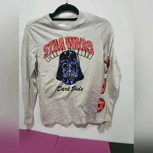 Pre-Owned Star Wars Darth Vader long sleeved Youth Medium 10/12 - Picture 1 of 4